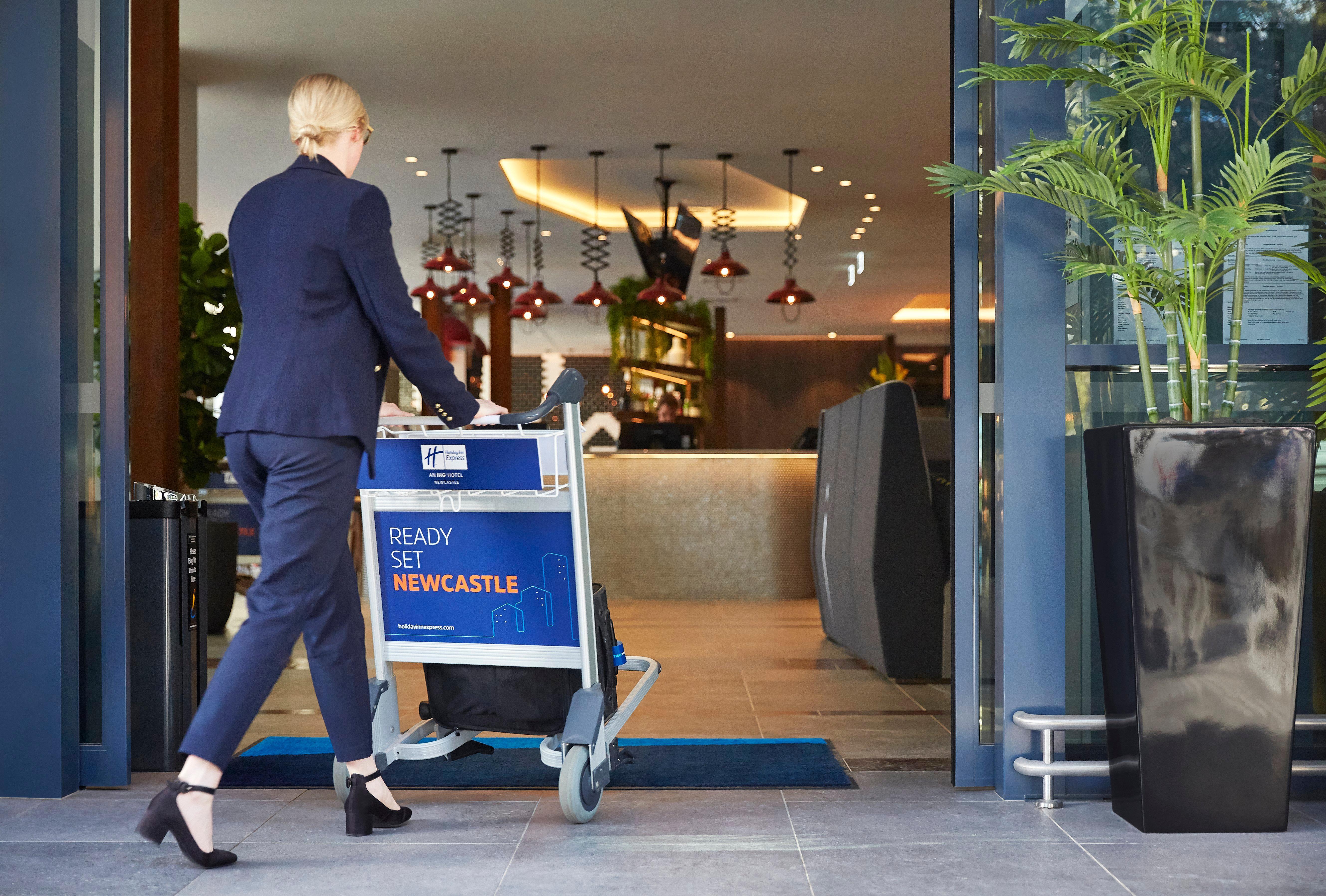 Holiday Inn Express Newcastle By Ihg Экстерьер фото