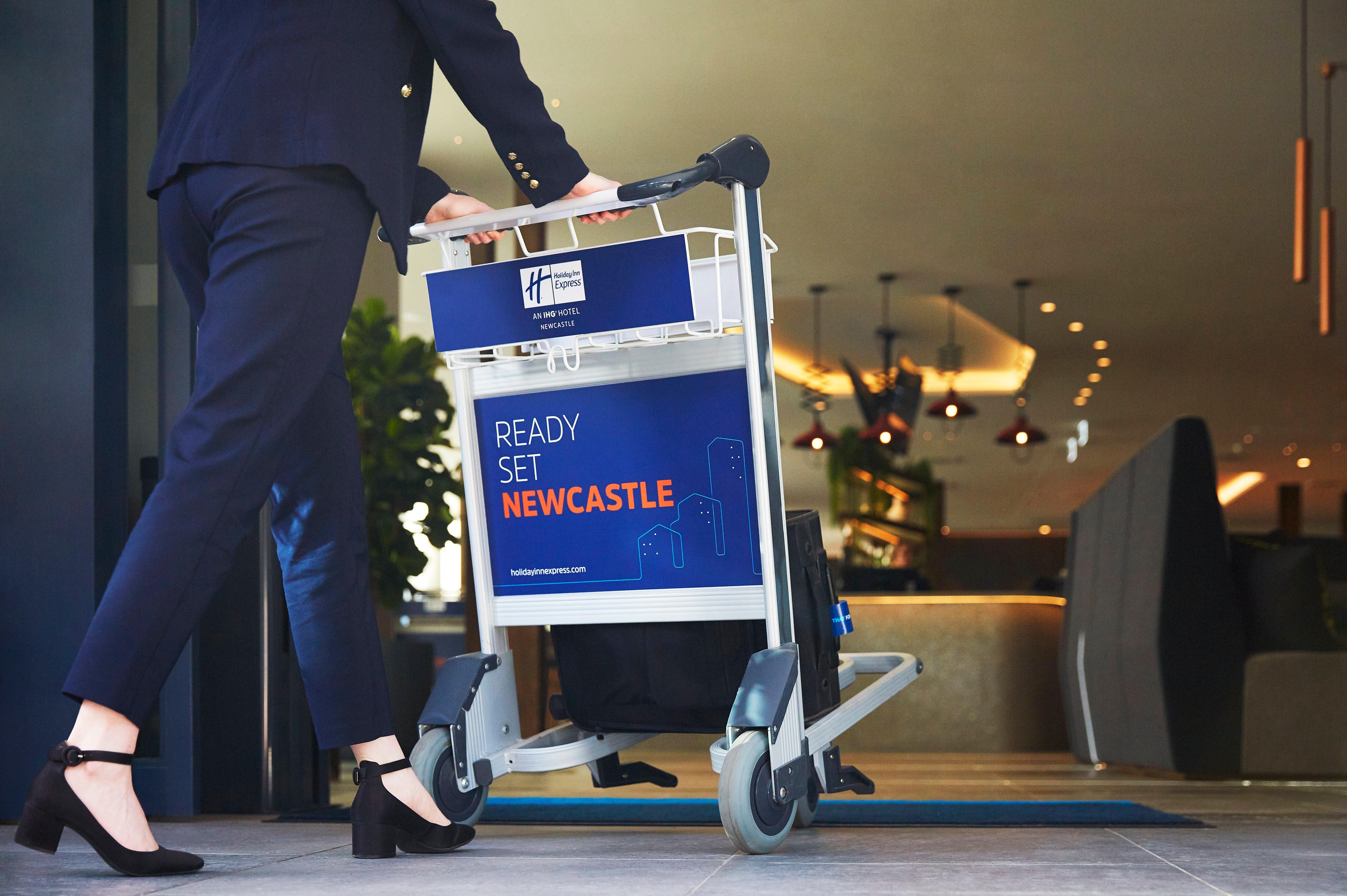 Holiday Inn Express Newcastle By Ihg Экстерьер фото
