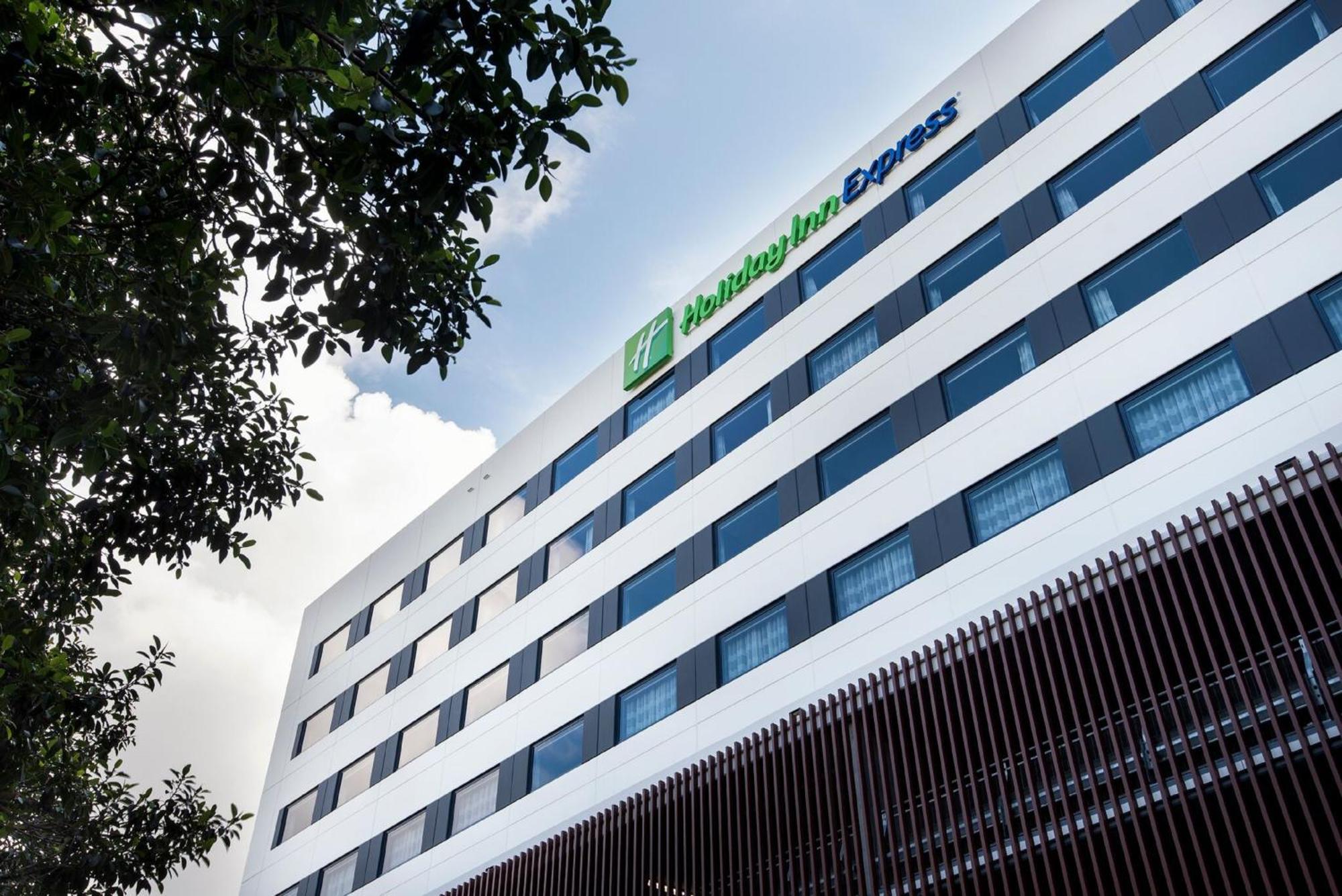 Holiday Inn Express Newcastle By Ihg Экстерьер фото