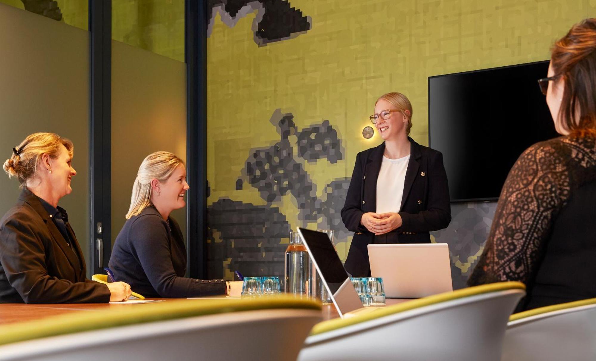 Holiday Inn Express Newcastle By Ihg Экстерьер фото