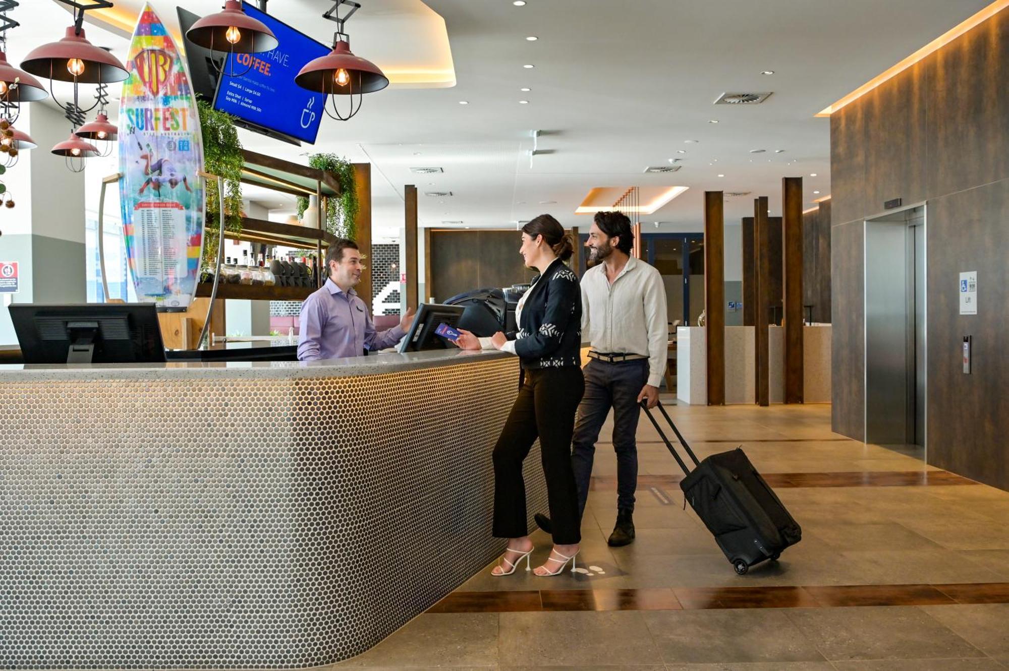 Holiday Inn Express Newcastle By Ihg Экстерьер фото